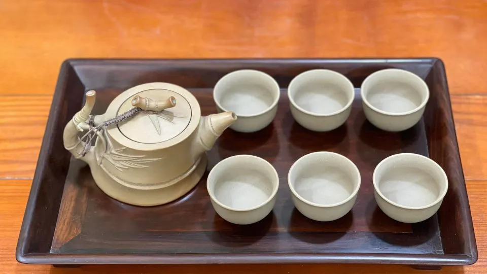 Bộ Ấm Chén Gốm Sứ Tinh Xảo – Văn Hóa Thưởng Trà Việt